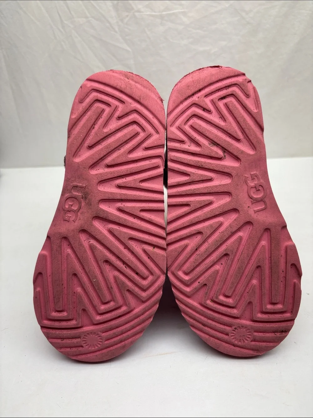 UGG multicolor Classic short boots, size 1 little girl, box 55